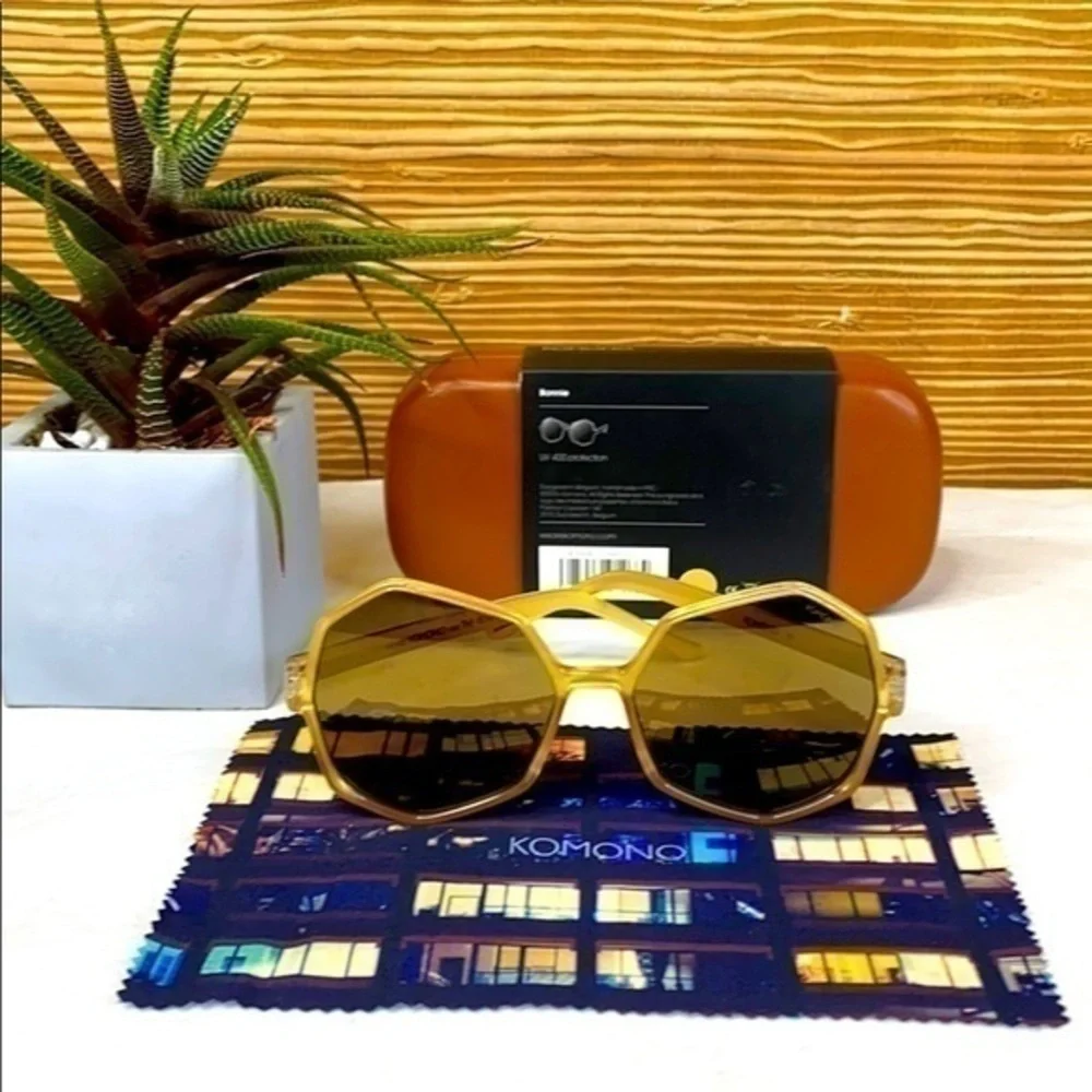 Komono Bonnie Sunglasses NEW oversized Clear Gold geometric